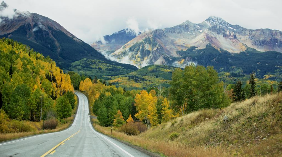 Top mountain driving routes in the USA